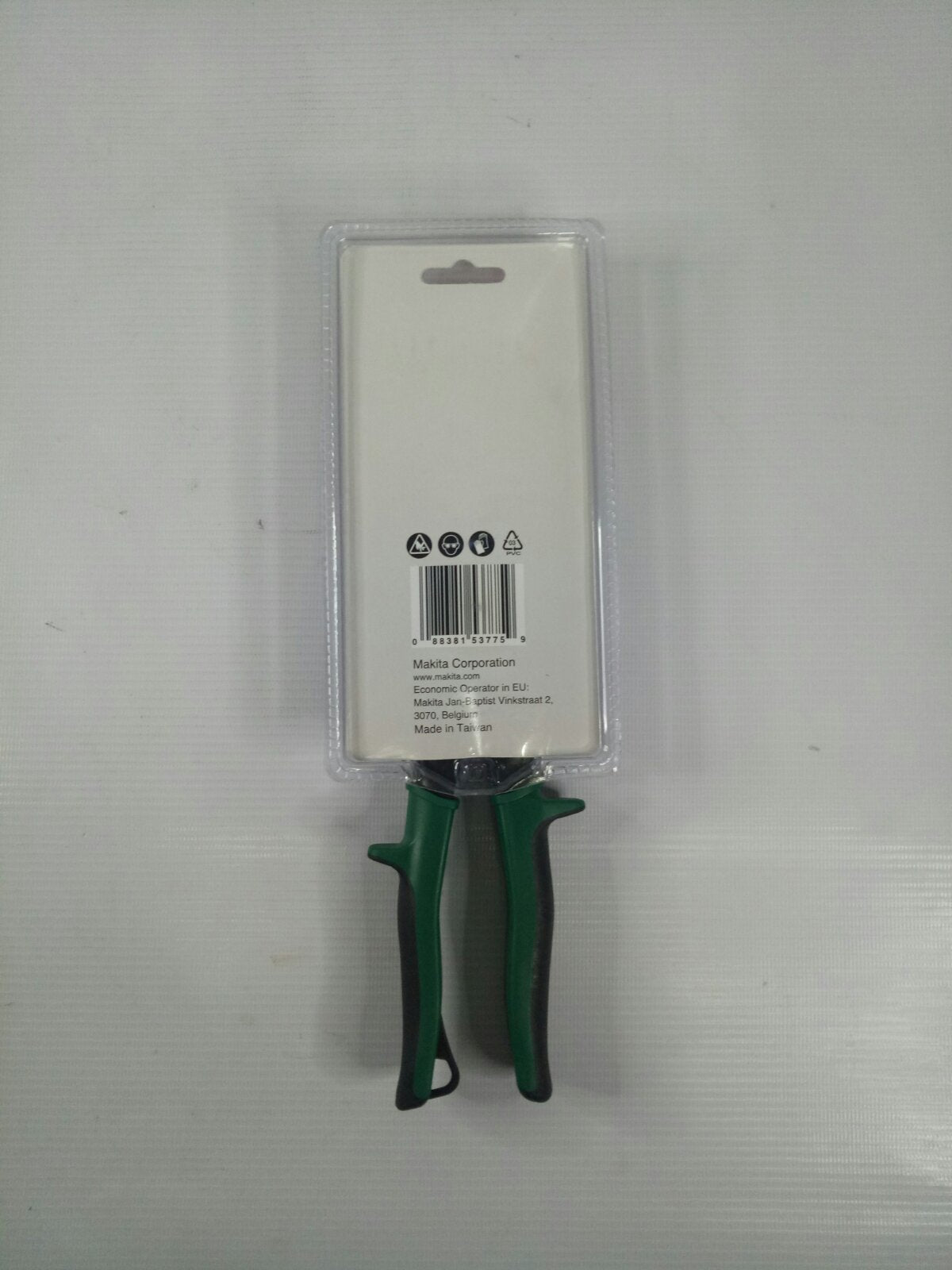 MAKITA B-65816 – Aviation Snip Cuts Right