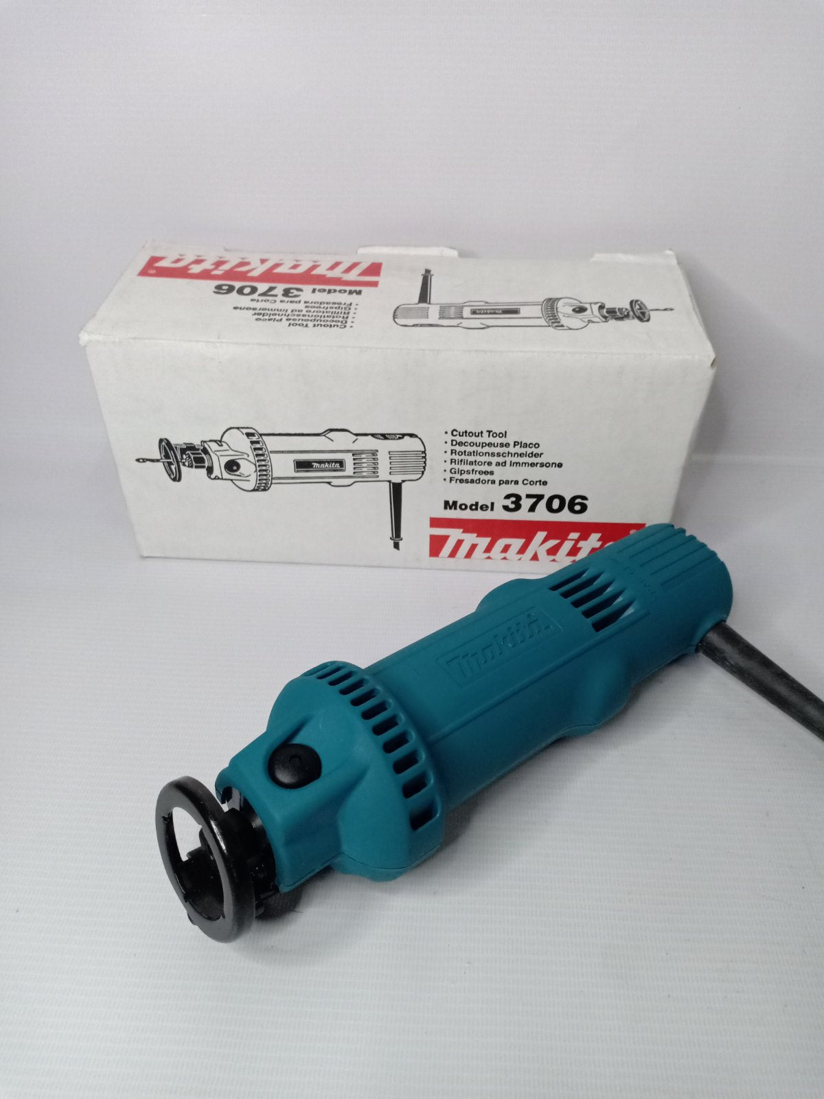 MAKITA 3706 Cut-Out Tool 550W (1/4″)