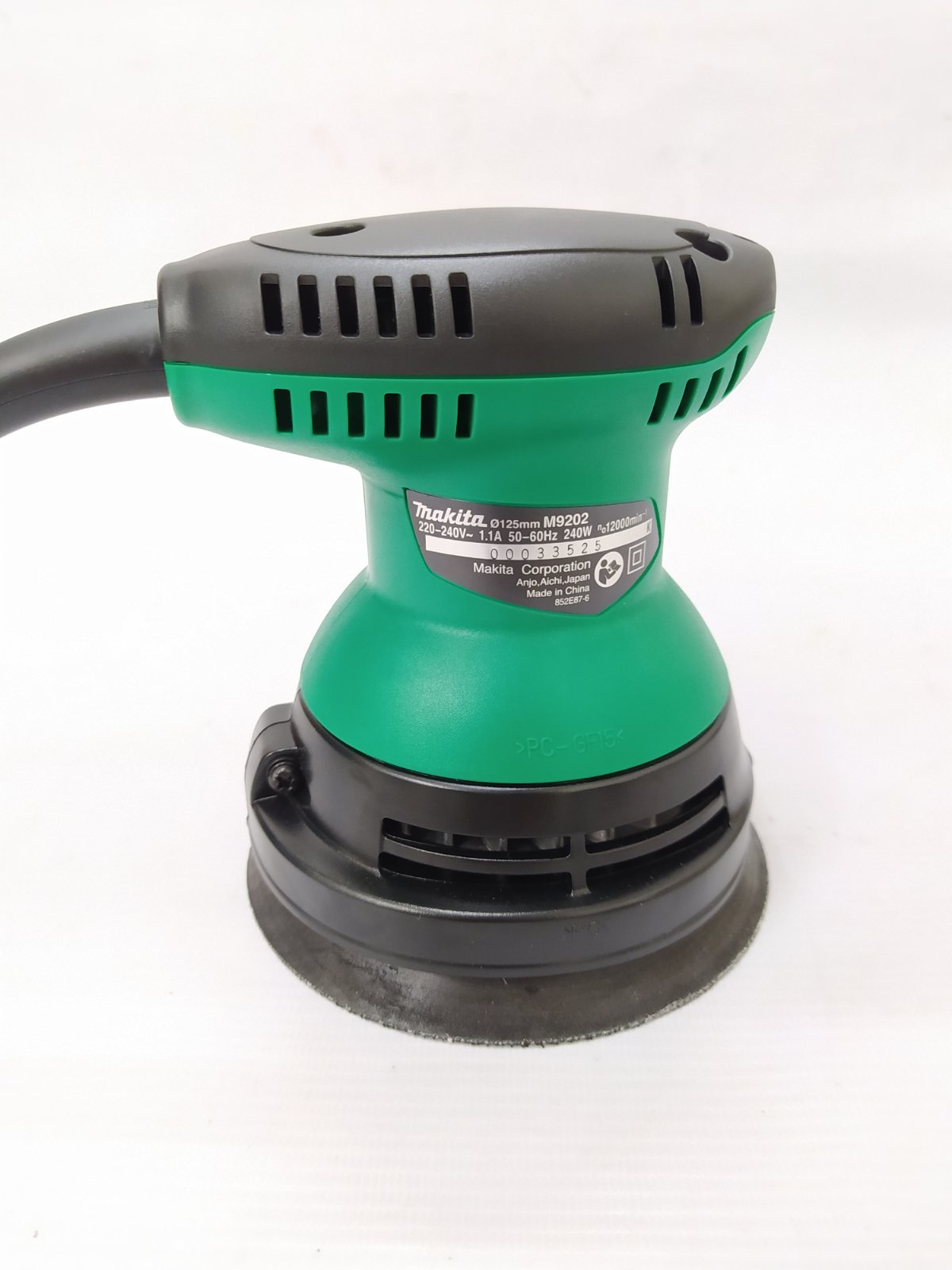 MAKITA M9202M Random Orbit Sander 240W (4-7/8")
