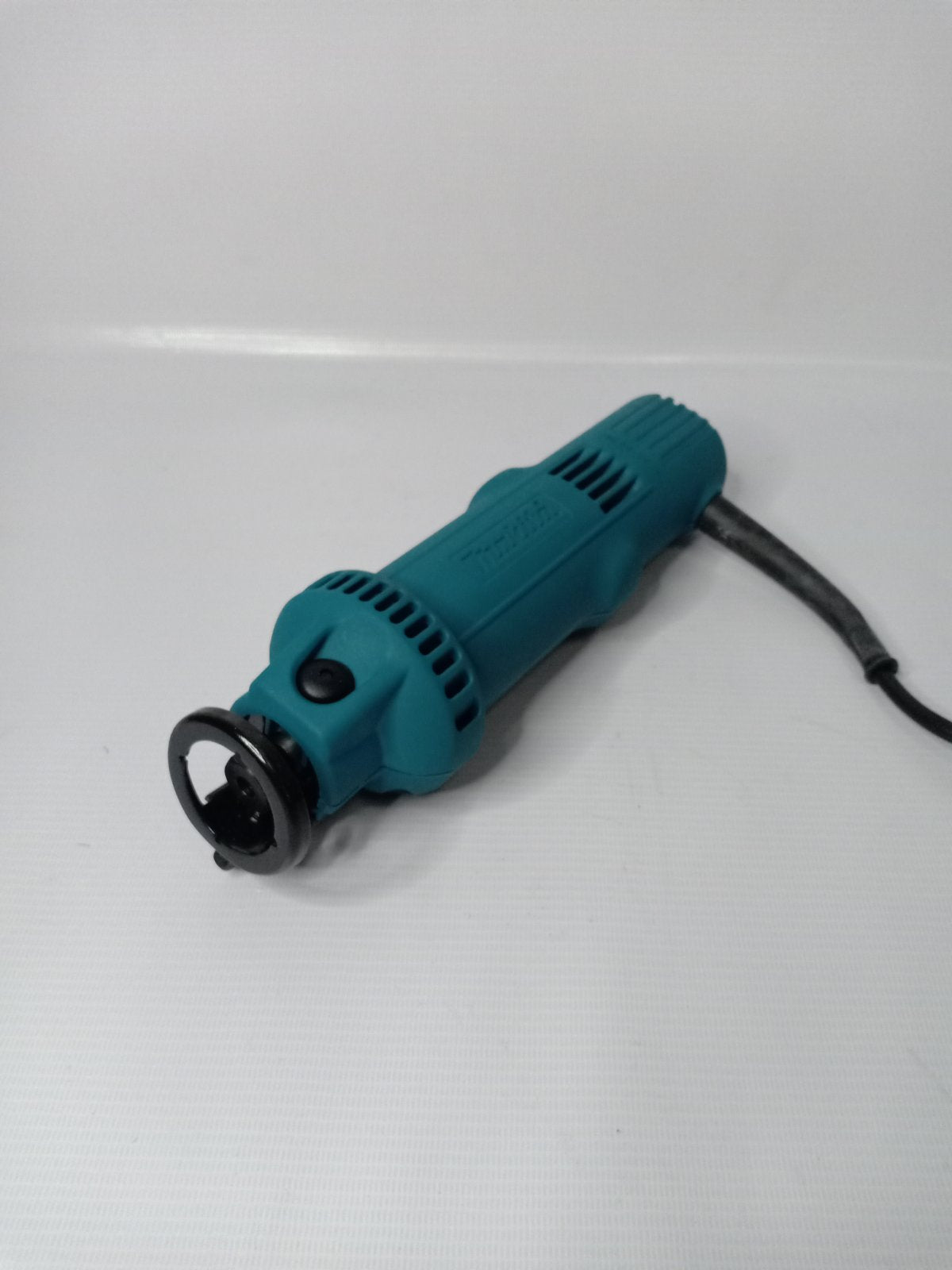 MAKITA 3706 Cut-Out Tool 550W (1/4″)