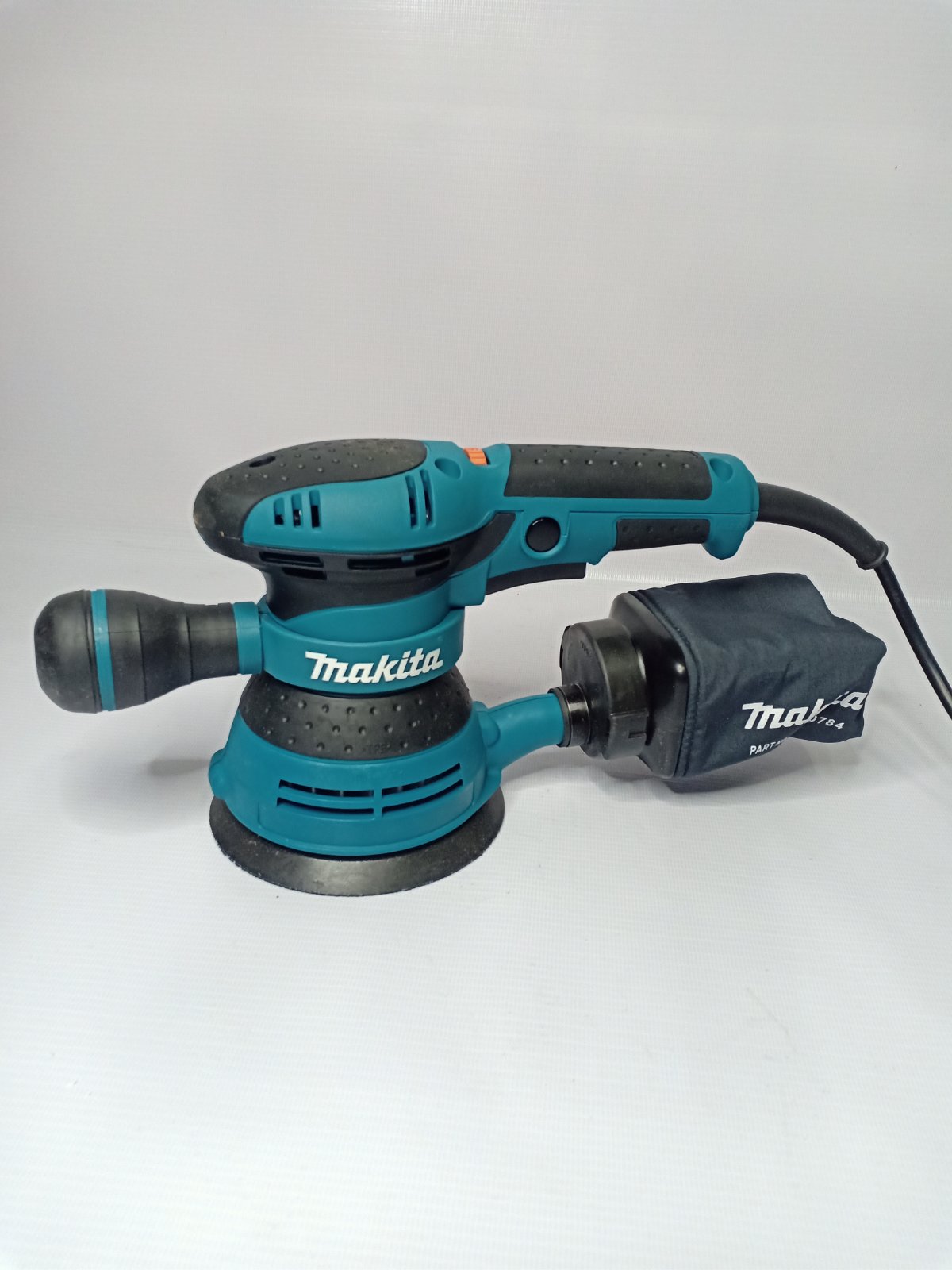 MAKITA BO5041 Random Orbit Sander 300W (4-7/8″)