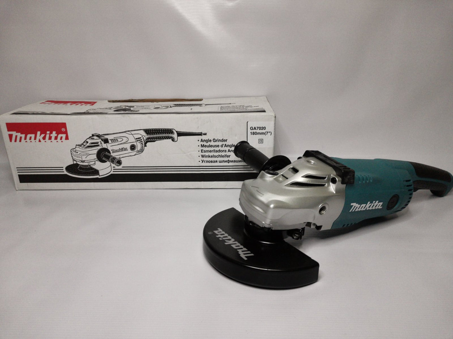 MAKITA GA7020 Angle Grinder 7” (2200W)