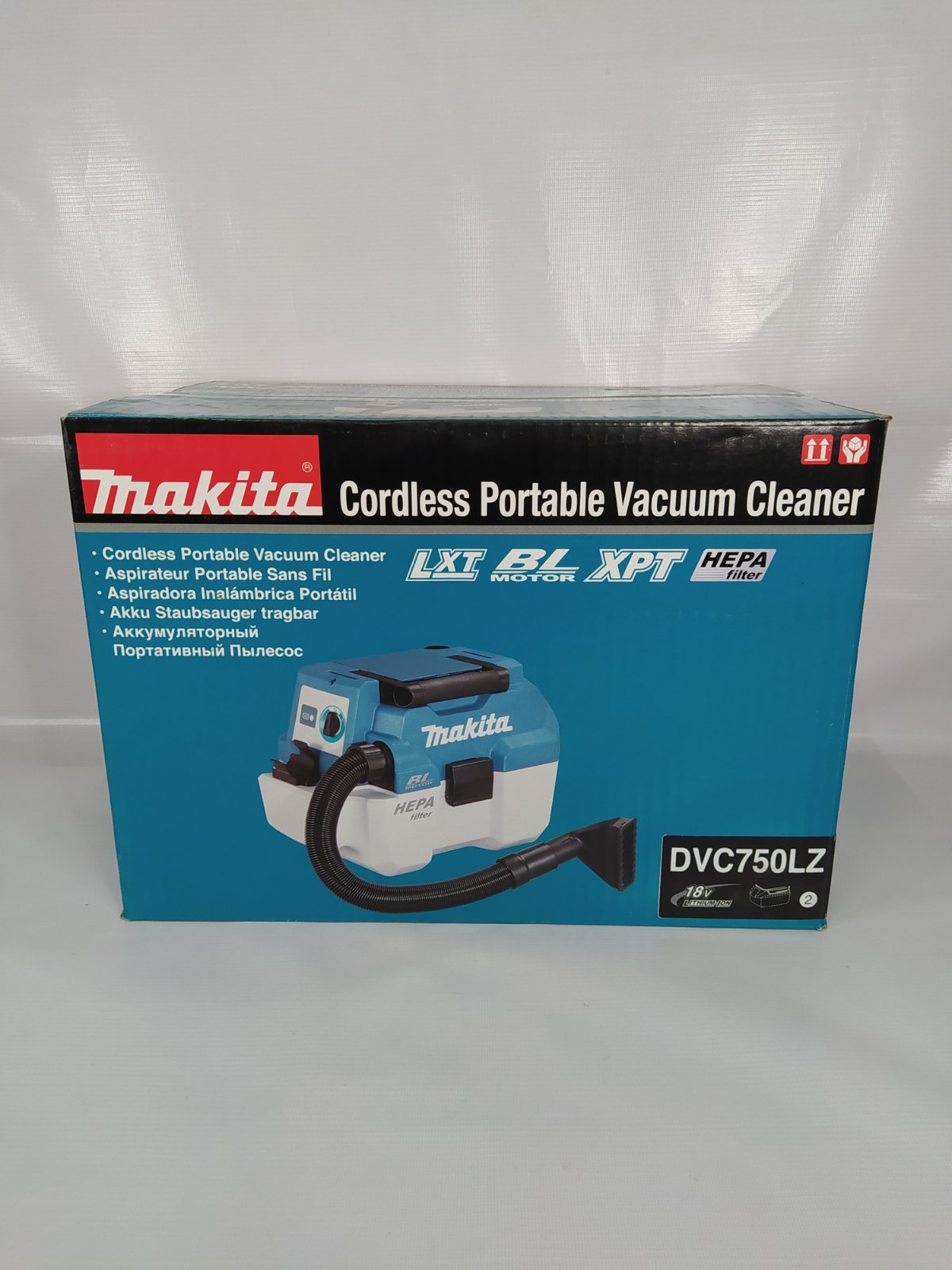 MAKITA DVC750LZ Cordless Portable Vacuum Cleaner (Wet & Dry) 18V